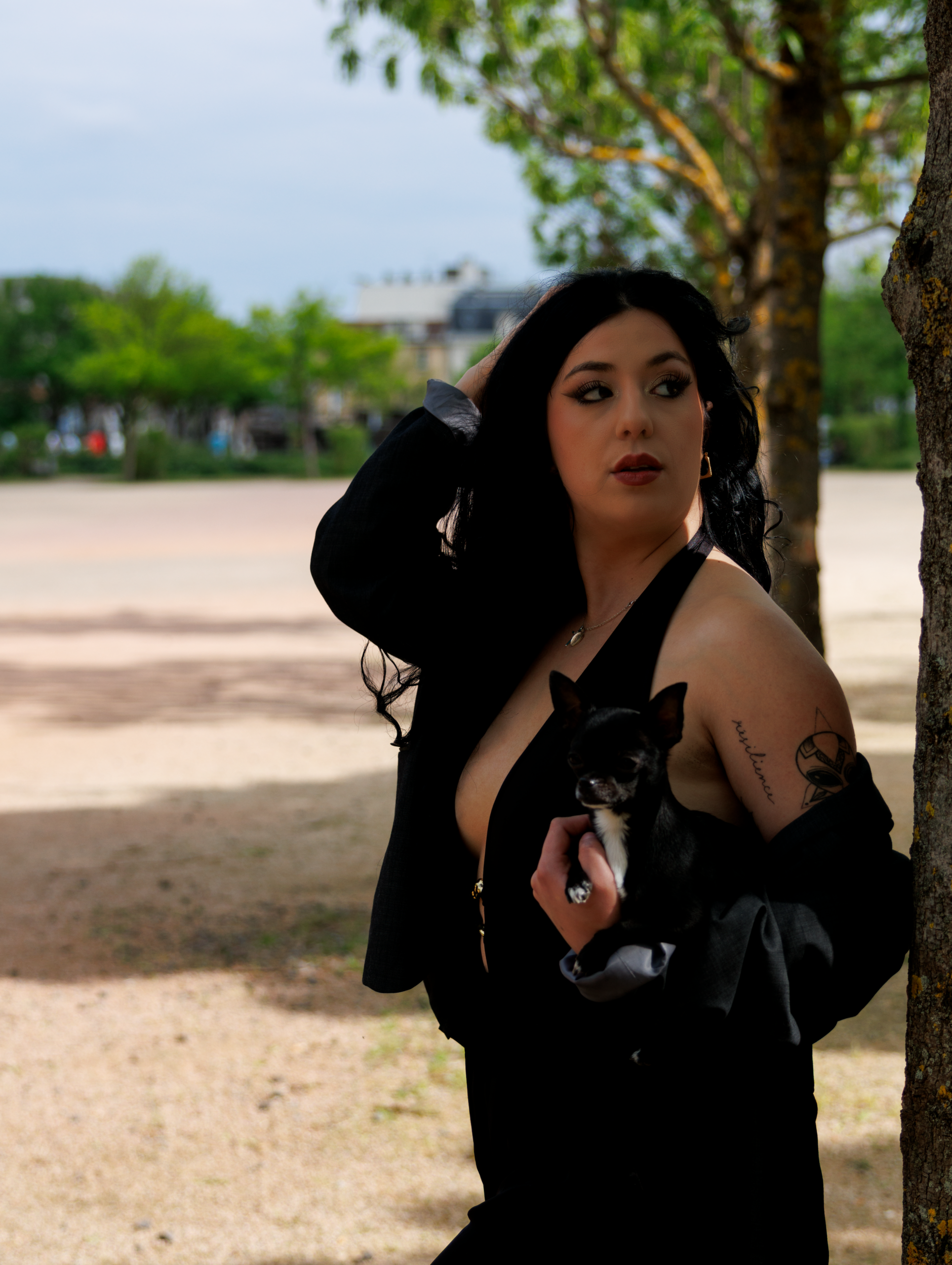 Photo portrait - Femme portant son chien portrait Lyon