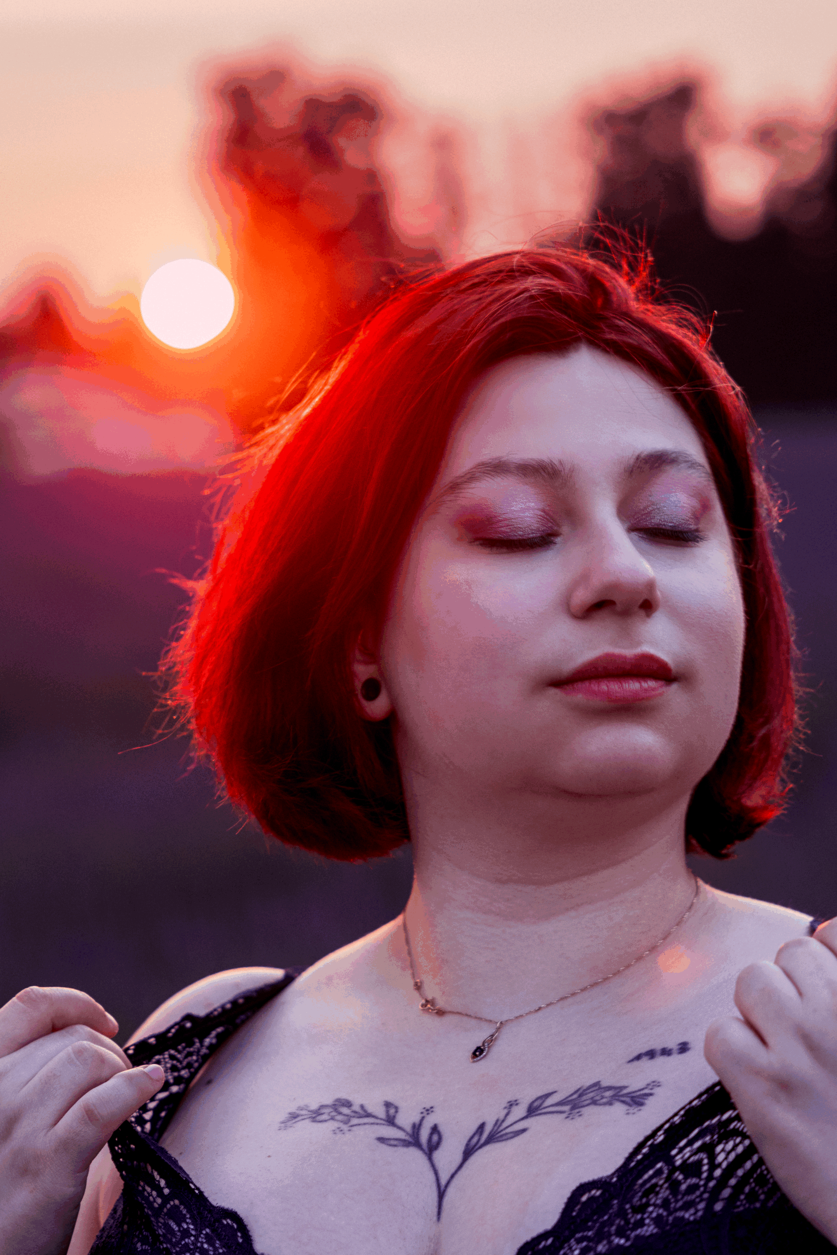 Photo glamour femme - portrait femme dans un champ de lavande